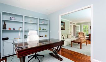 12 Fawn Ridge Dr, Brookfield, CT 06804