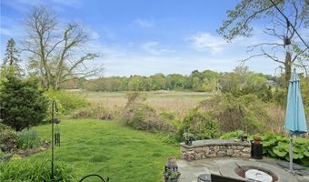 21 Preston Dr, Barrington, RI 02806