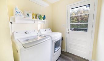 1368 Oliver Rd, Altavista, VA 24517