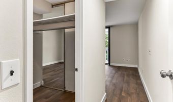 6101 EDSALL Rd 312, Alexandria, VA 22304