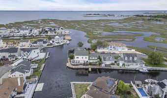221 Magnolia Dr, Bayville, NJ 08721
