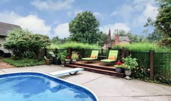 2197 Knollpoint Dr NE, Ada, MI 49301