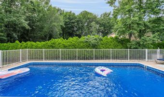 26 Herb Rd, Middletown, NJ 07748