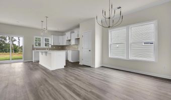 135 Hunter Ridge Dr, Boiling Springs, SC 29316