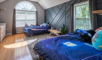 2 Quail Hollow Ct, Beacon Falls, CT 06403