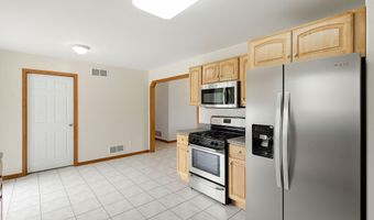 92 Birch St, Beachwood, NJ 08722