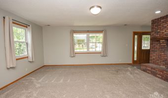 475 Gillcrest Dr, Albany, IN 47320