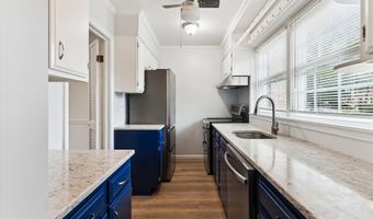 8366 GLASTONBURY Ct, Annandale, VA 22003