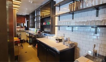 17620 Ventura Blvd, Encino, CA 91316