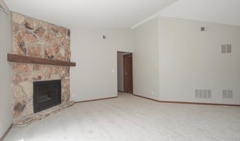 1611 W Partridge Ct 8, Arlington Heights, IL 60004