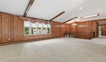 6 Bruce Dr, North Smithfield, RI 02896