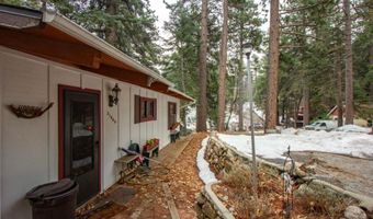 31600 Luring Pines Dr, Running Springs, CA 92382