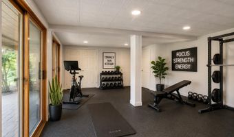 8 Longview Dr, Bow, NH 03304