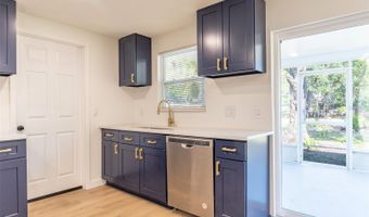 6304 FLORIDA Cir W, Apollo Beach, FL 33572
