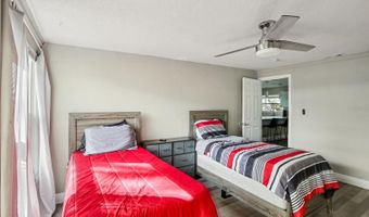 520 FAIRFAX Ln, Apollo Beach, FL 33572