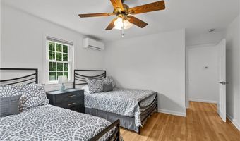 12 Granada Ter, Middletown, RI 02842