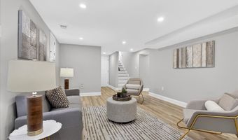 1607 N GLEBE Rd, Arlington, VA 22207
