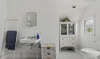 38 Union St, Belfast, ME 04915