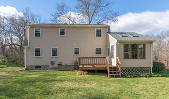 853 S West St, Agawam, MA 01030