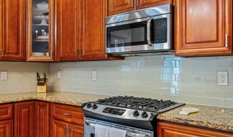 47 White Oak Ln, Aberdeen, NJ 07747