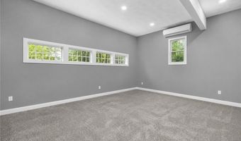 15 Sophia Cir, North Kingstown, RI 02852