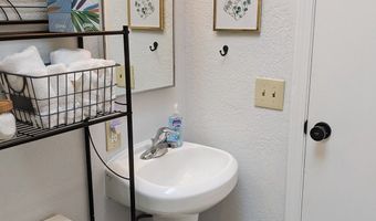 430 PINE St, Brookings, OR 97415