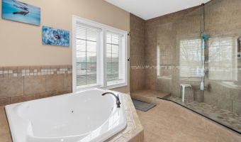 1454 E Northwest Hwy, Arlington Heights, IL 60004