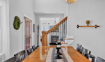 40 Hillview Dr, Bangor, ME 04401