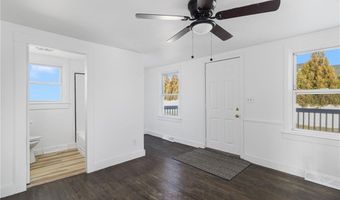 1609 W Main Rd, Middletown, RI 02842