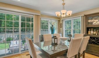 111 Trotters Ln, Allendale, NJ 07401