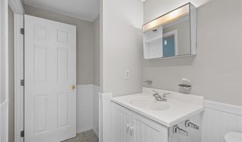 66 Girard Ave 401, Newport, RI 02840