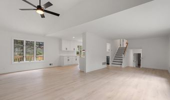 13 Grouse Dr, Bayville, NJ 08721