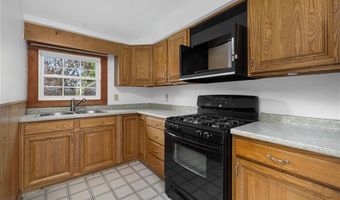52 Pleasant View Rd, Warwick, RI 02888
