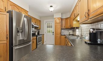 137 Edgewood Dr, Bedford, IN 47421