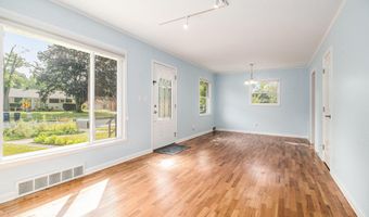 900 Barton Dr, Ann Arbor, MI 48105