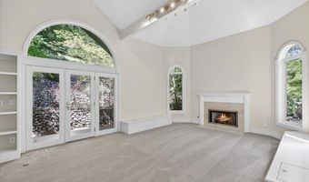 255 Scenic Dr, Ashland, OR 97520