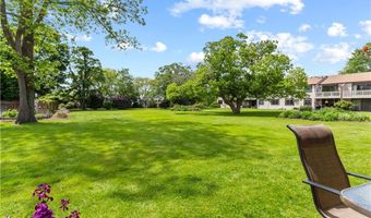 30 Sweet Meadow Ct 15, Narragansett, RI 02882