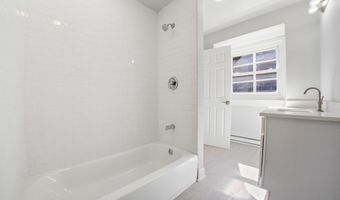 827 LINDEN St W, Allentown, PA 18101