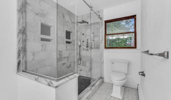 19 CENTER St, Barnegat, NJ 08005