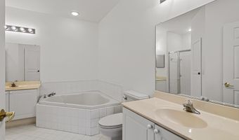 4950 BRENMAN PARK Dr 308, Alexandria, VA 22304