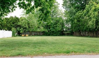 165 Sowams Rd, Barrington, RI 02806