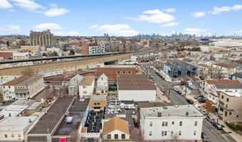 31 COTTAGE St, Bayonne, NJ 07002