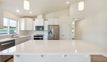 655 11th St, Bandon, OR 97411