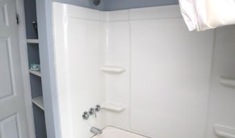 39 Eastern Ave, Augusta, ME 04330