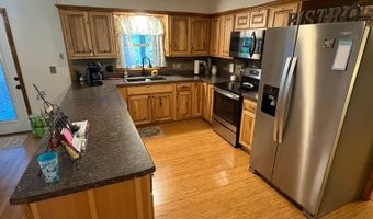 1105 Benton St, Albany, MO 64402