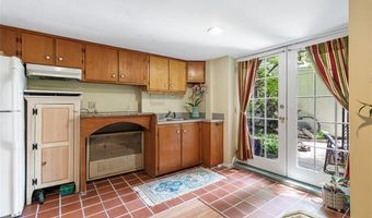 74 Third St, Newport, RI 02840