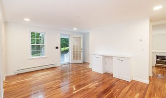 150 Chestnut St, Branford, CT 06405