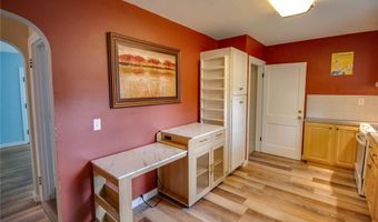 943 McKinley Blvd, Alton, IL 62002
