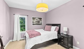 5 Bosuns Ln, Bourne, MA 02532