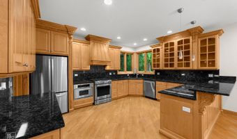 1017 E Red Oak St, Addison, IL 60101